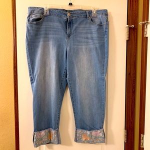 Westport Signature Fit Crop Pants. Plus size 20.